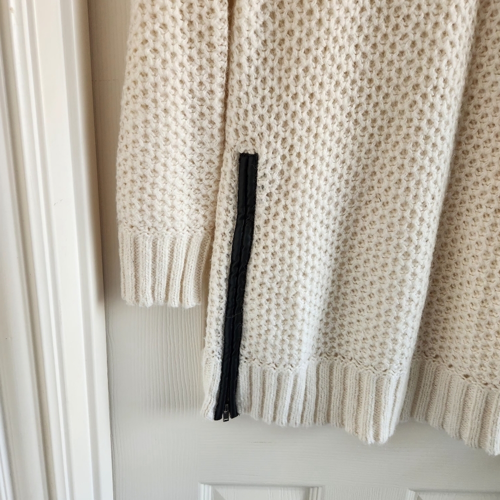 Banana Republic Cream Knit Asymmetrical Zip Sweater Size M Mockneck Fisherman - Picture 2 of 7